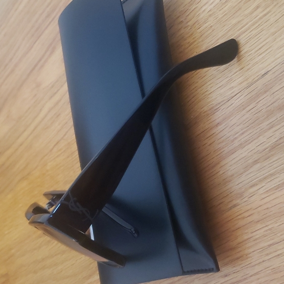 SAINT LAURENT SUNGLASSES - Picture 2 of 7